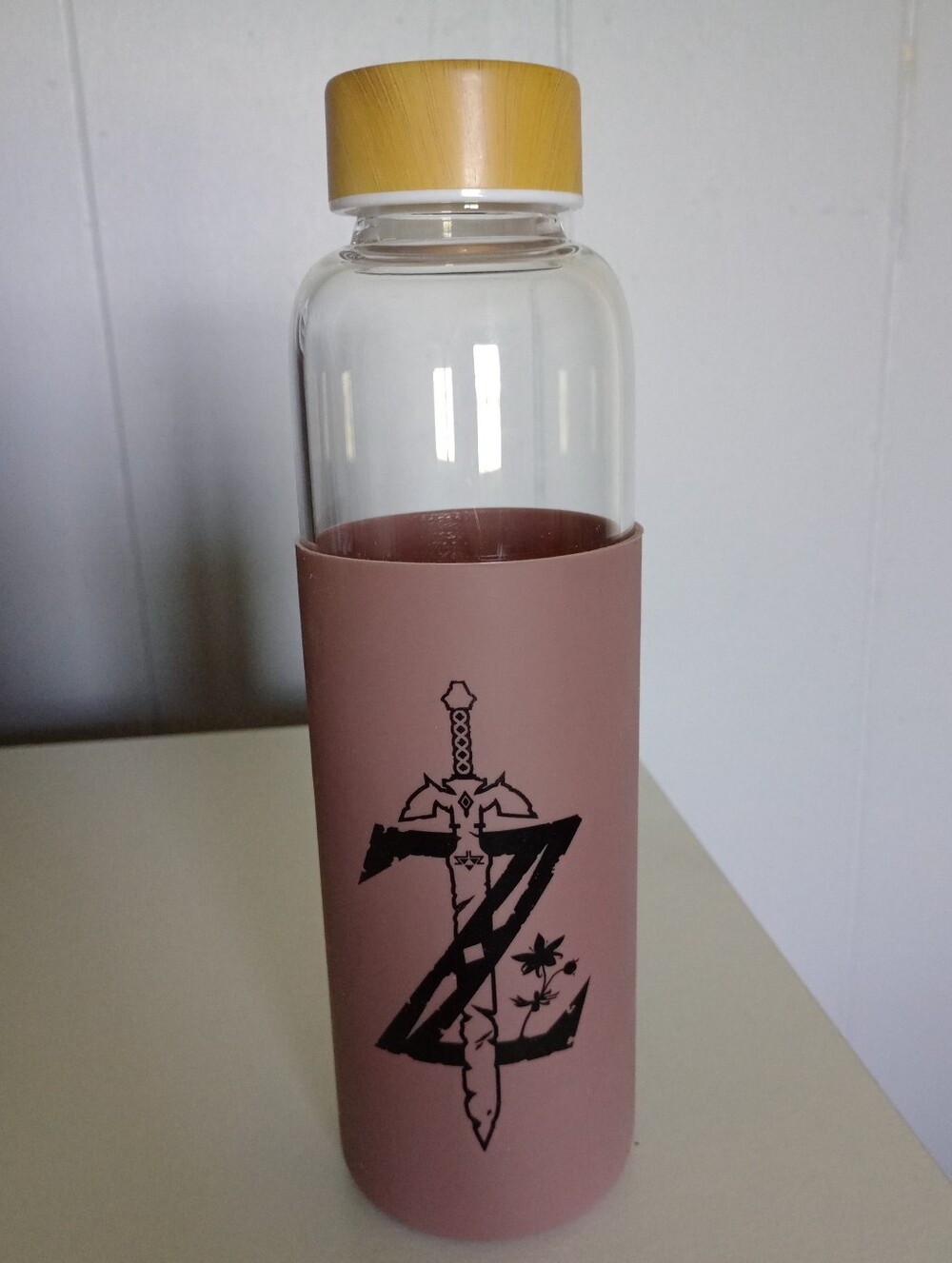 Legend Of Zelda Glass Water Bottle BPA Free 16.9 oz NEW
